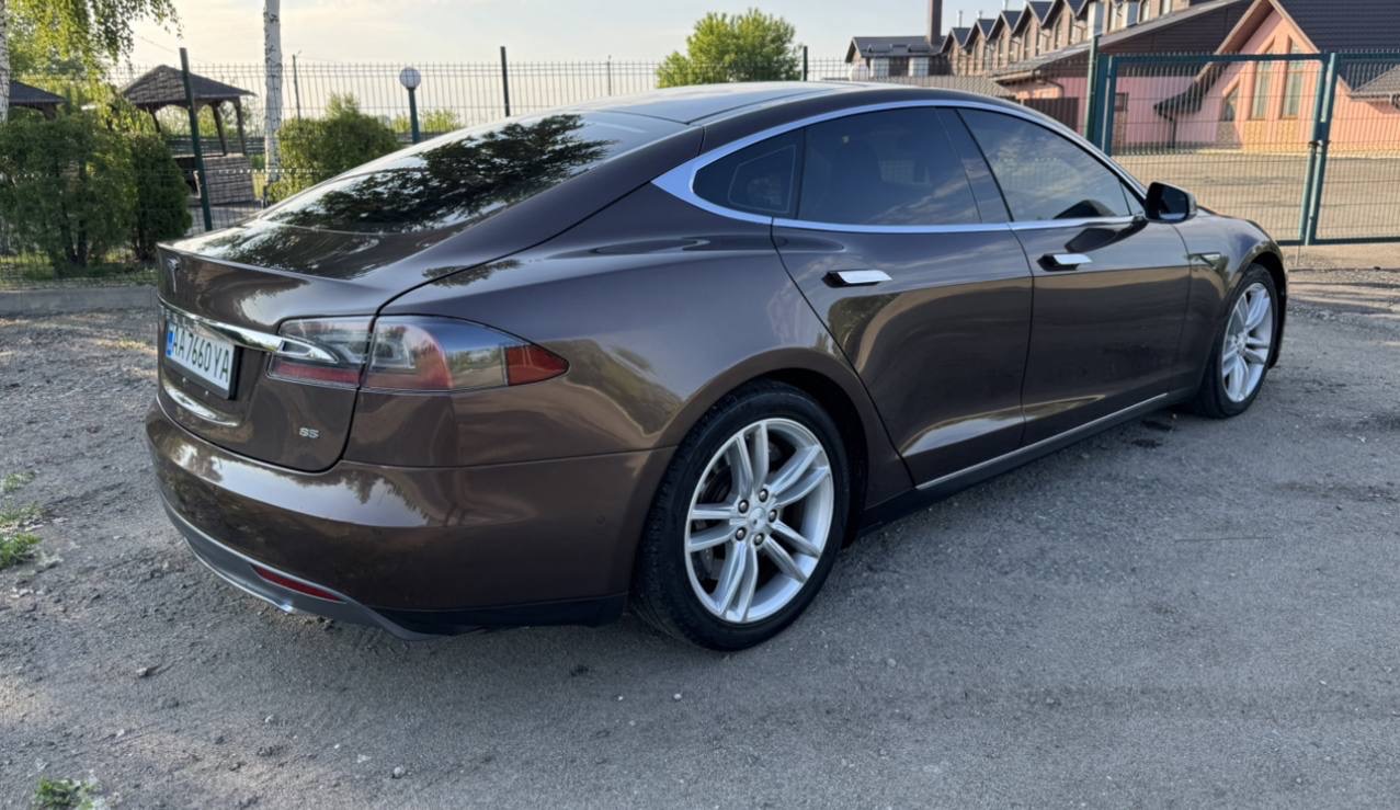Tesla Model S - фото 6