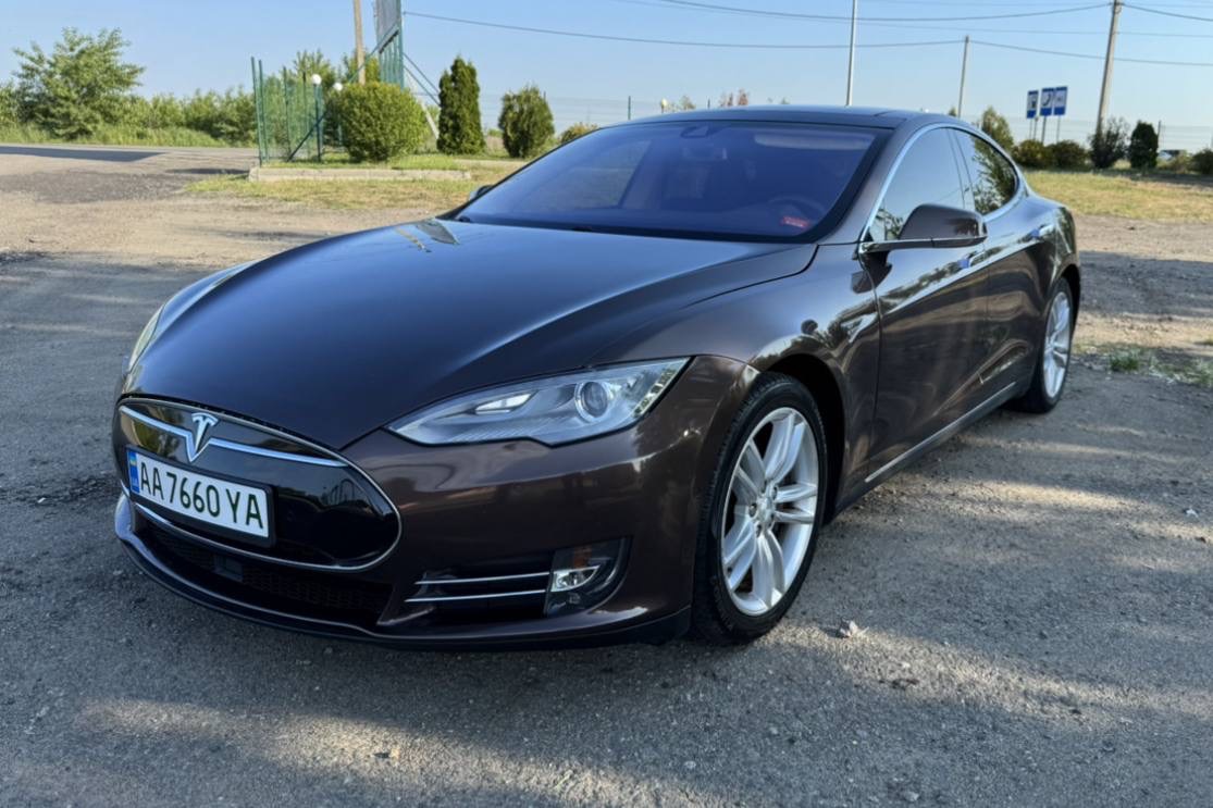 Tesla Model S - фото 2