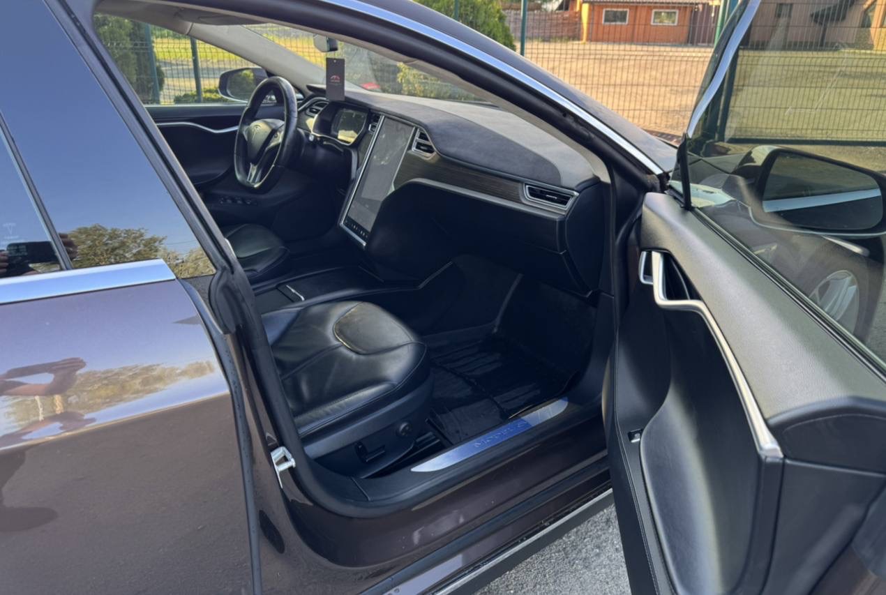 Tesla Model S - фото 9