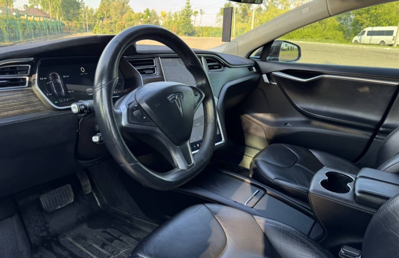 Tesla Model S - фото 13