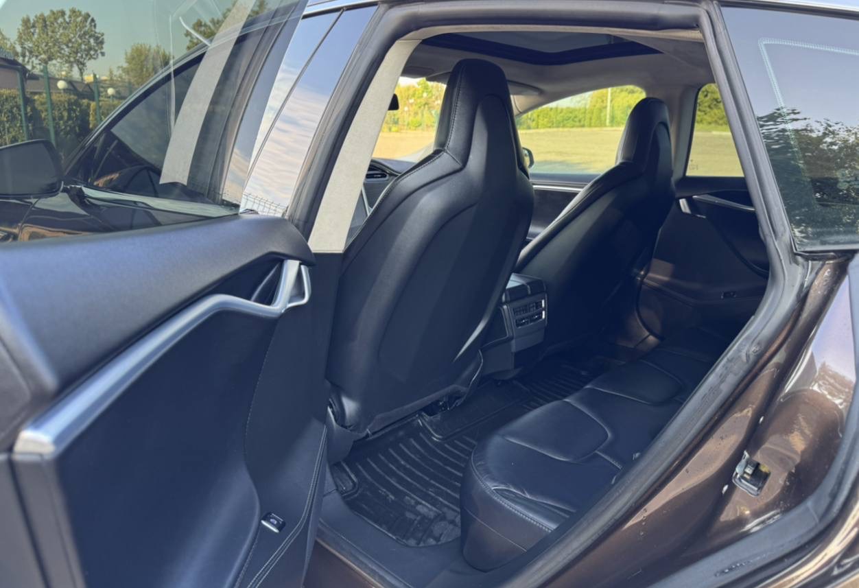 Tesla Model S - фото 12
