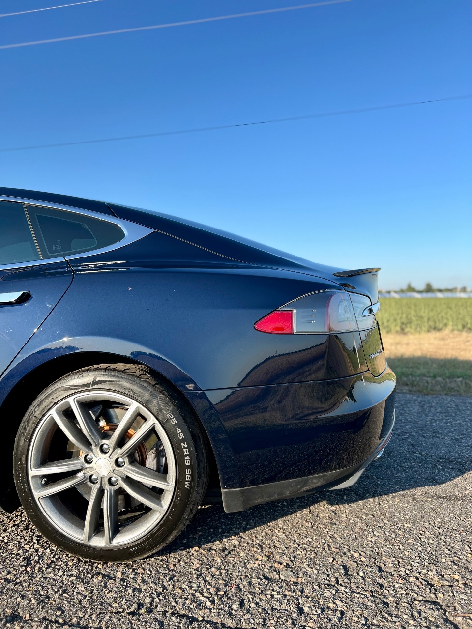 Tesla Model S - фото 24