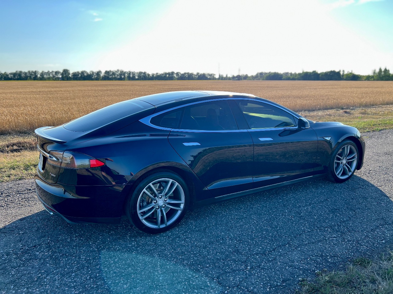 Tesla Model S - фото 23