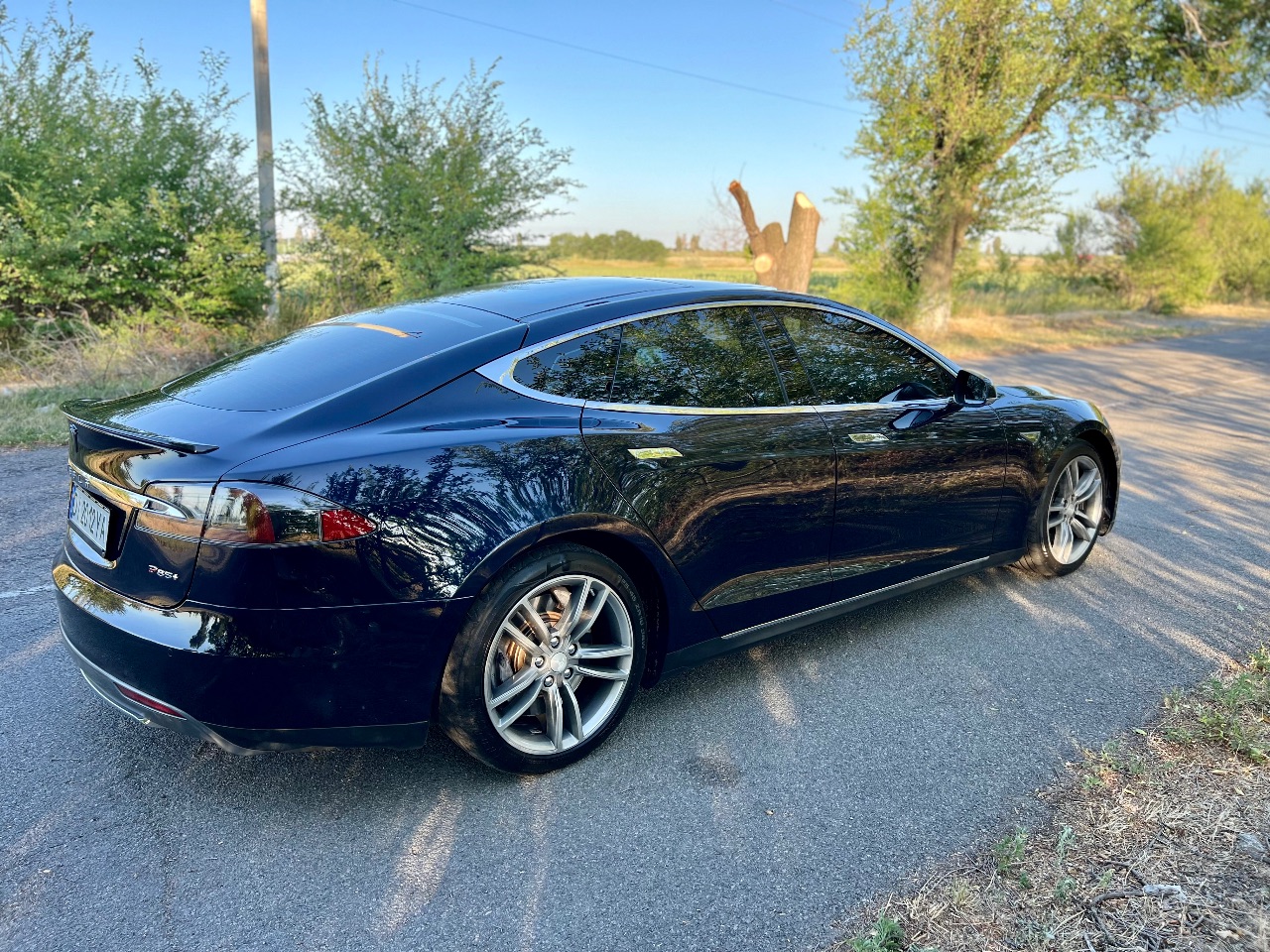 Tesla Model S - фото 8
