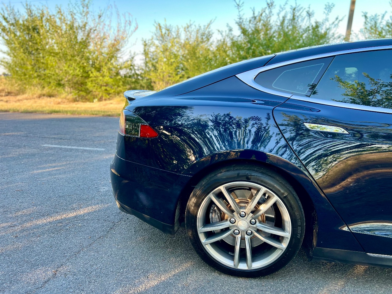 Tesla Model S - фото 5