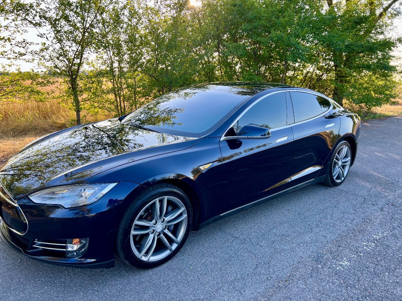 Tesla Model S - фото 11