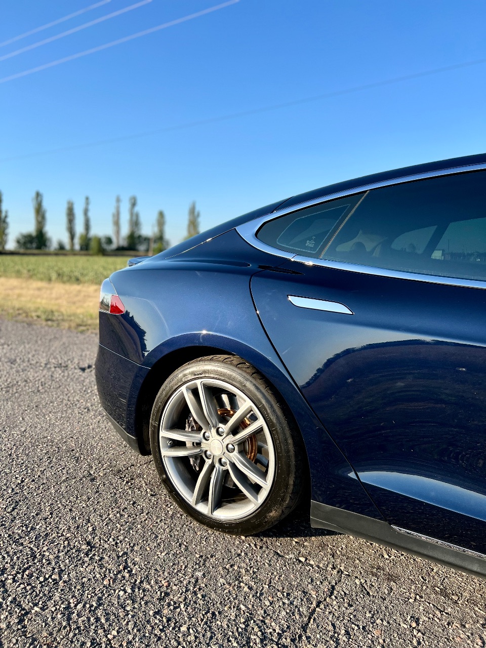 Tesla Model S - фото 14