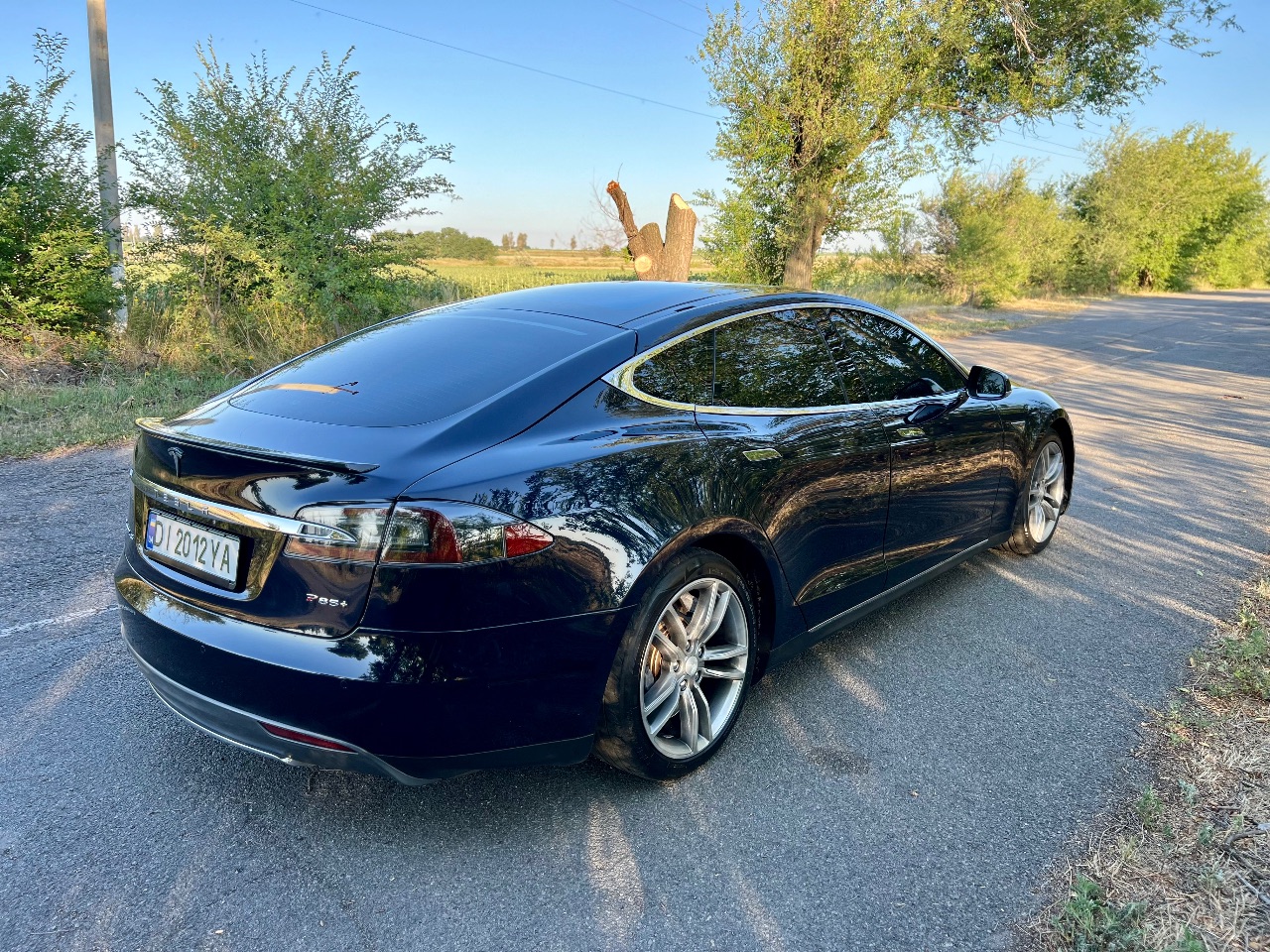 Tesla Model S - фото 7