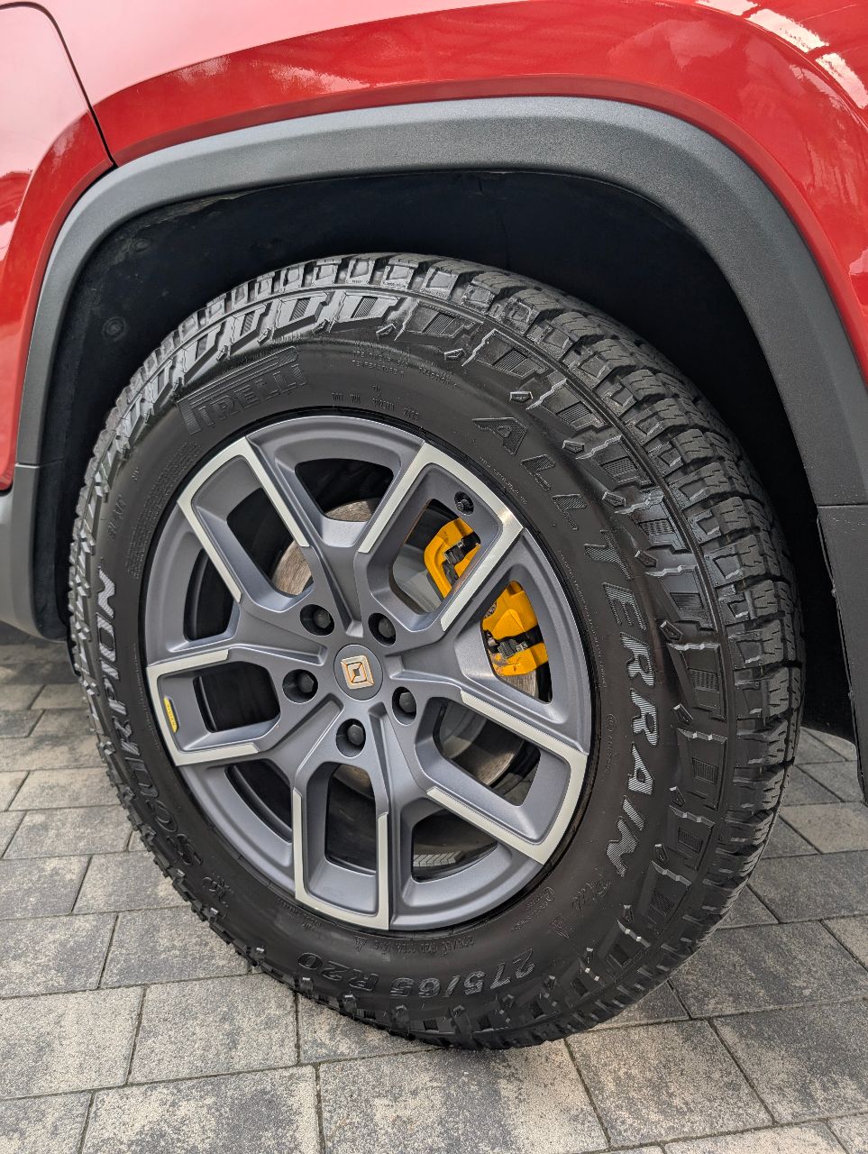 Rivian R1T - фото 13