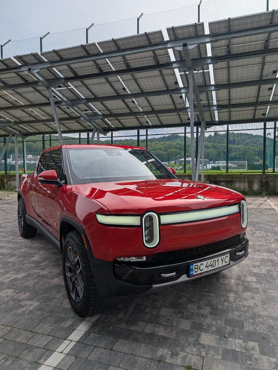 Rivian R1T - фото 2