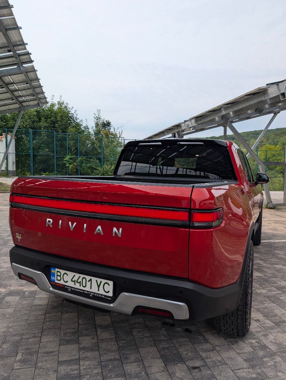 Rivian R1T - фото 4