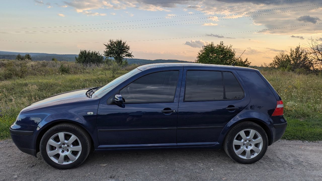 Volkswagen Golf - фото 8