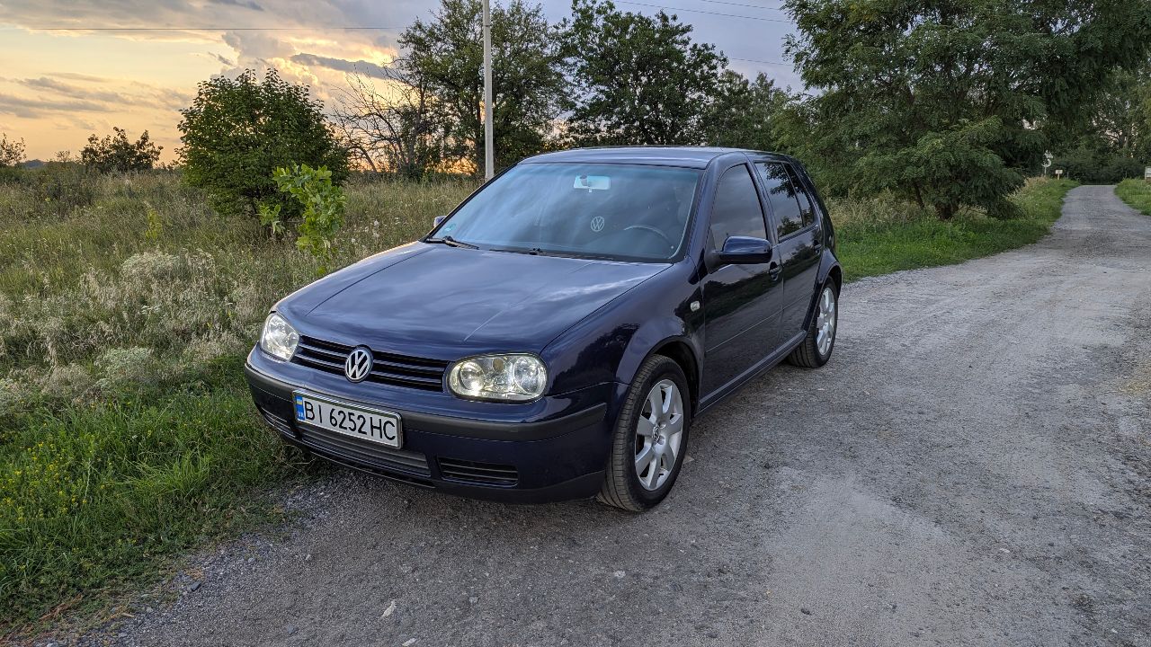 Volkswagen Golf - фото 1