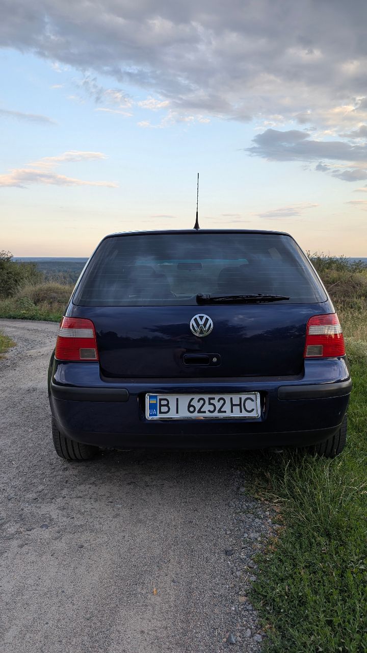 Volkswagen Golf - фото 11