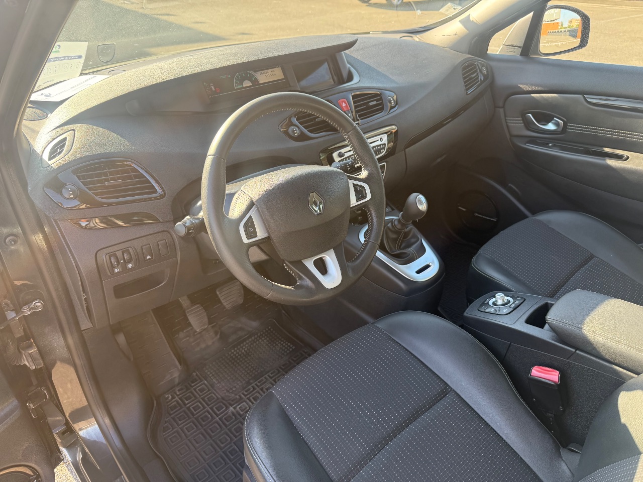 Renault Megane - фото 6