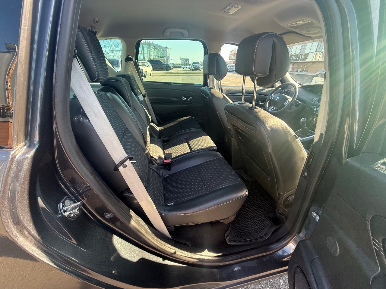 Renault Megane - фото 8