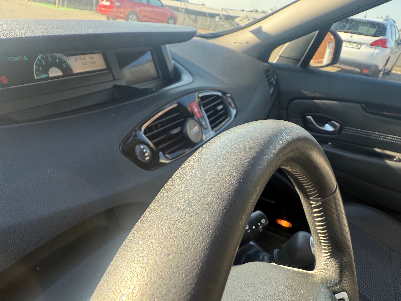 Renault Megane - фото 12