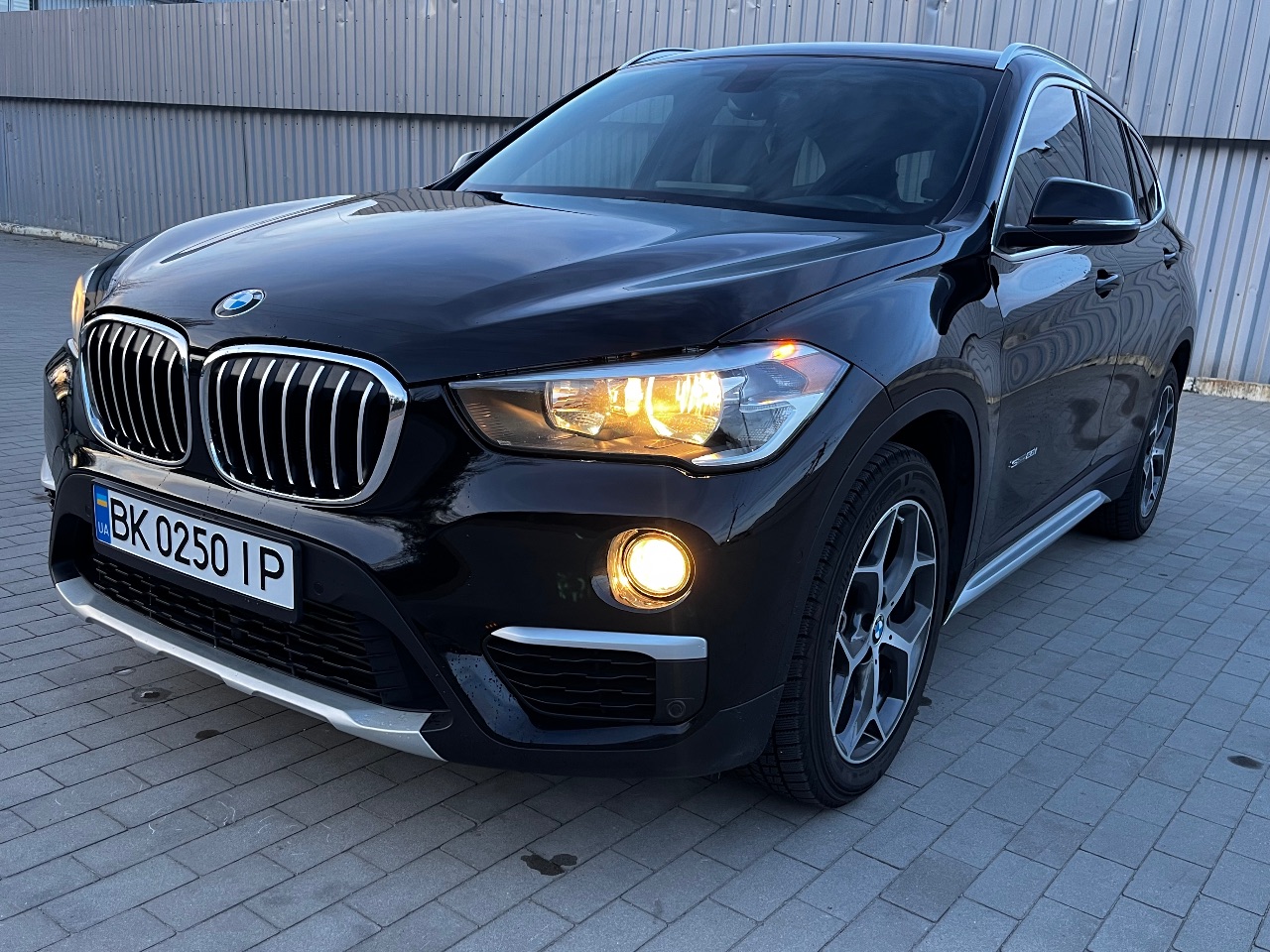 BMW X1 - фото 1