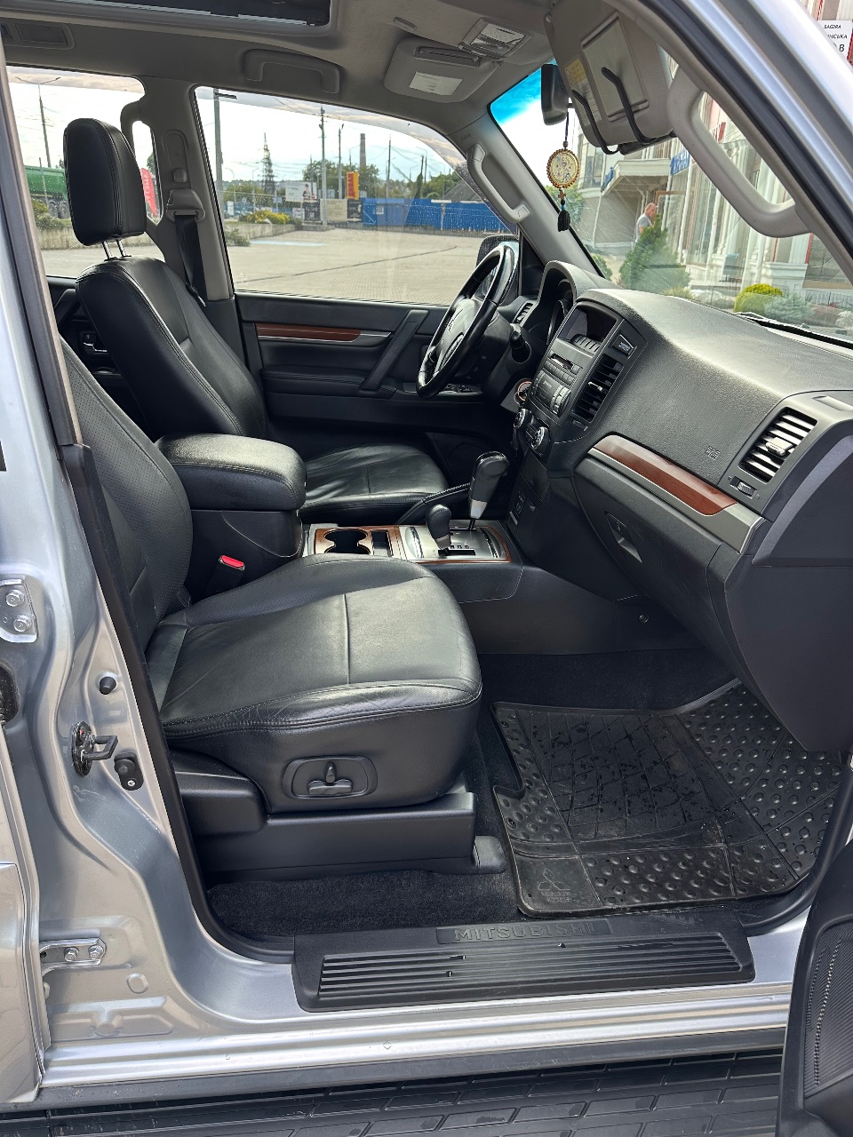 Mitsubishi Pajero - фото 13