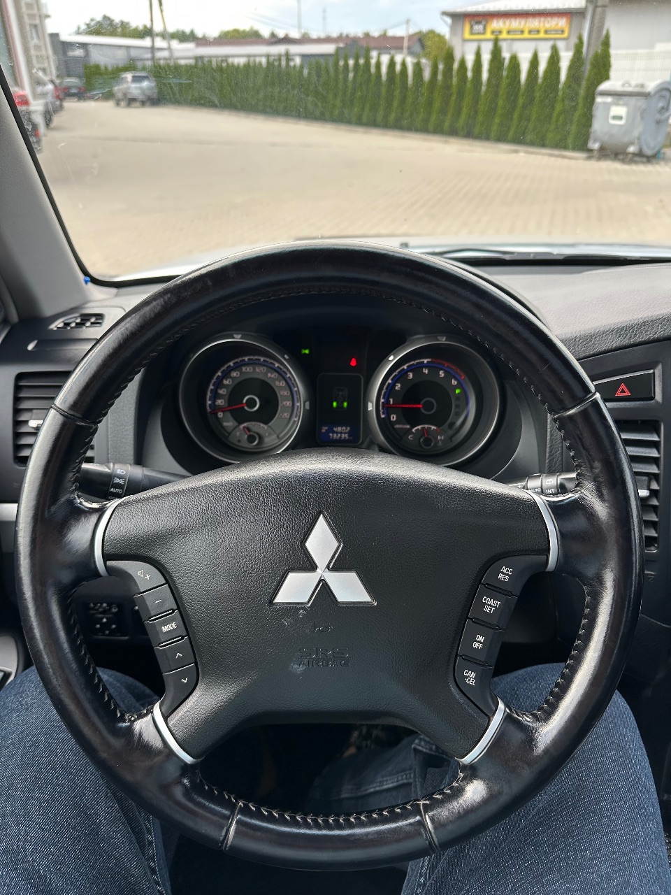 Mitsubishi Pajero - фото 14