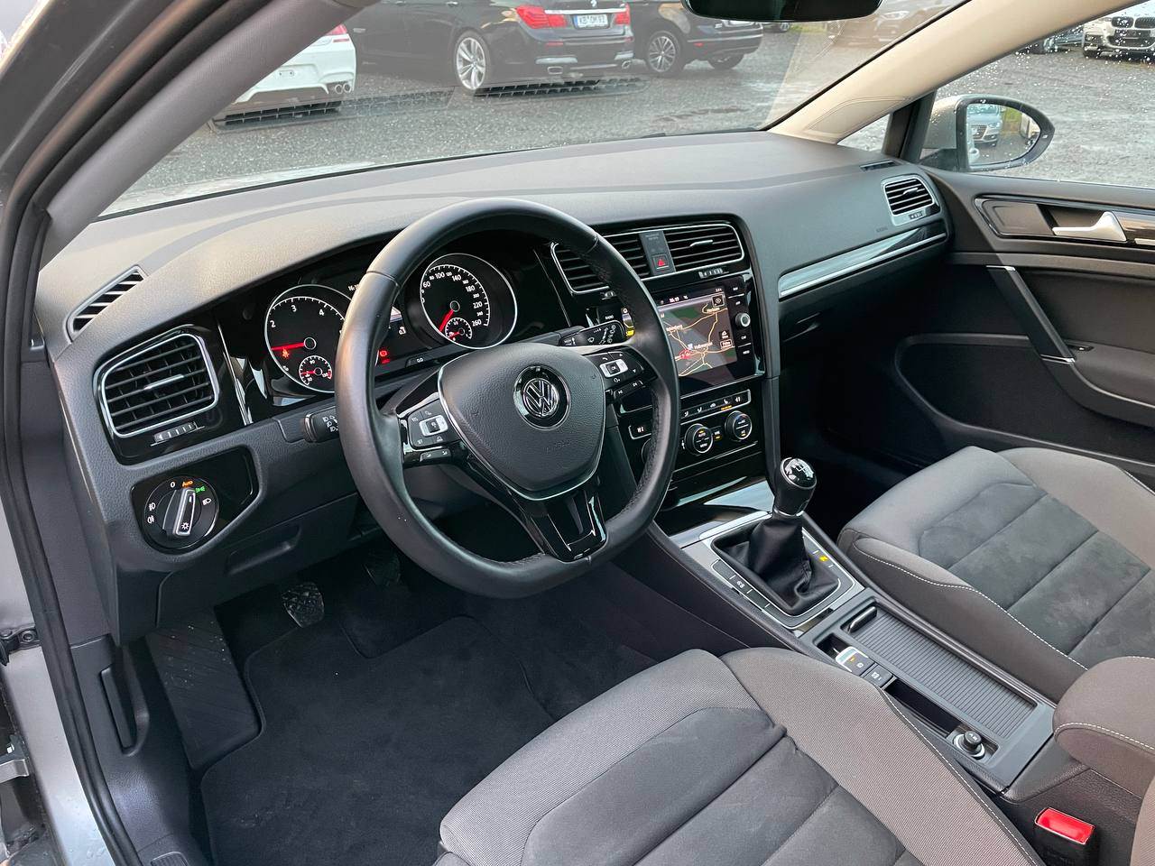 Volkswagen Golf Sportsvan - фото 8