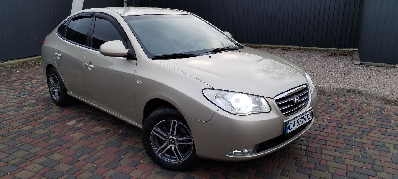 Hyundai Elantra - фото 2