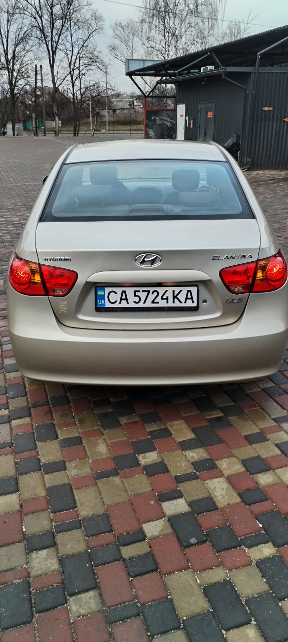 Hyundai Elantra - фото 6