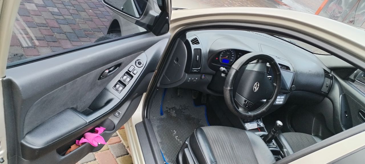 Hyundai Elantra - фото 10