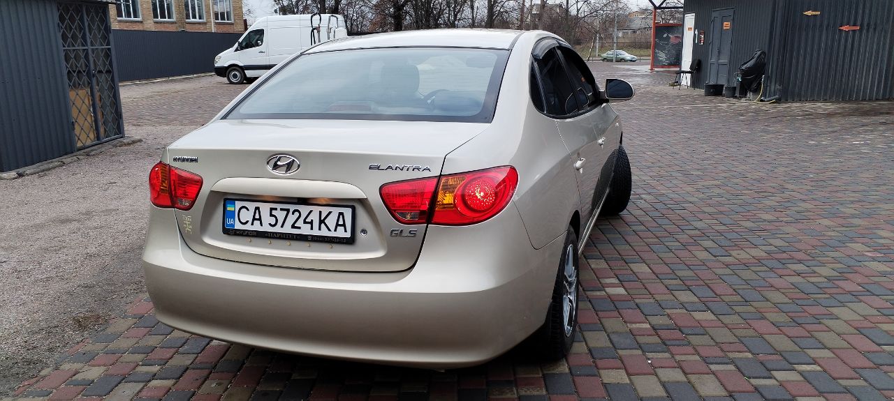 Hyundai Elantra - фото 5