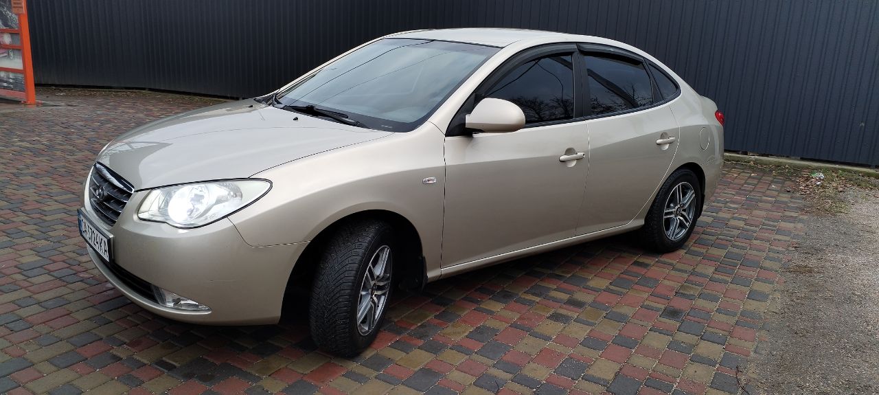 Hyundai Elantra - фото 9