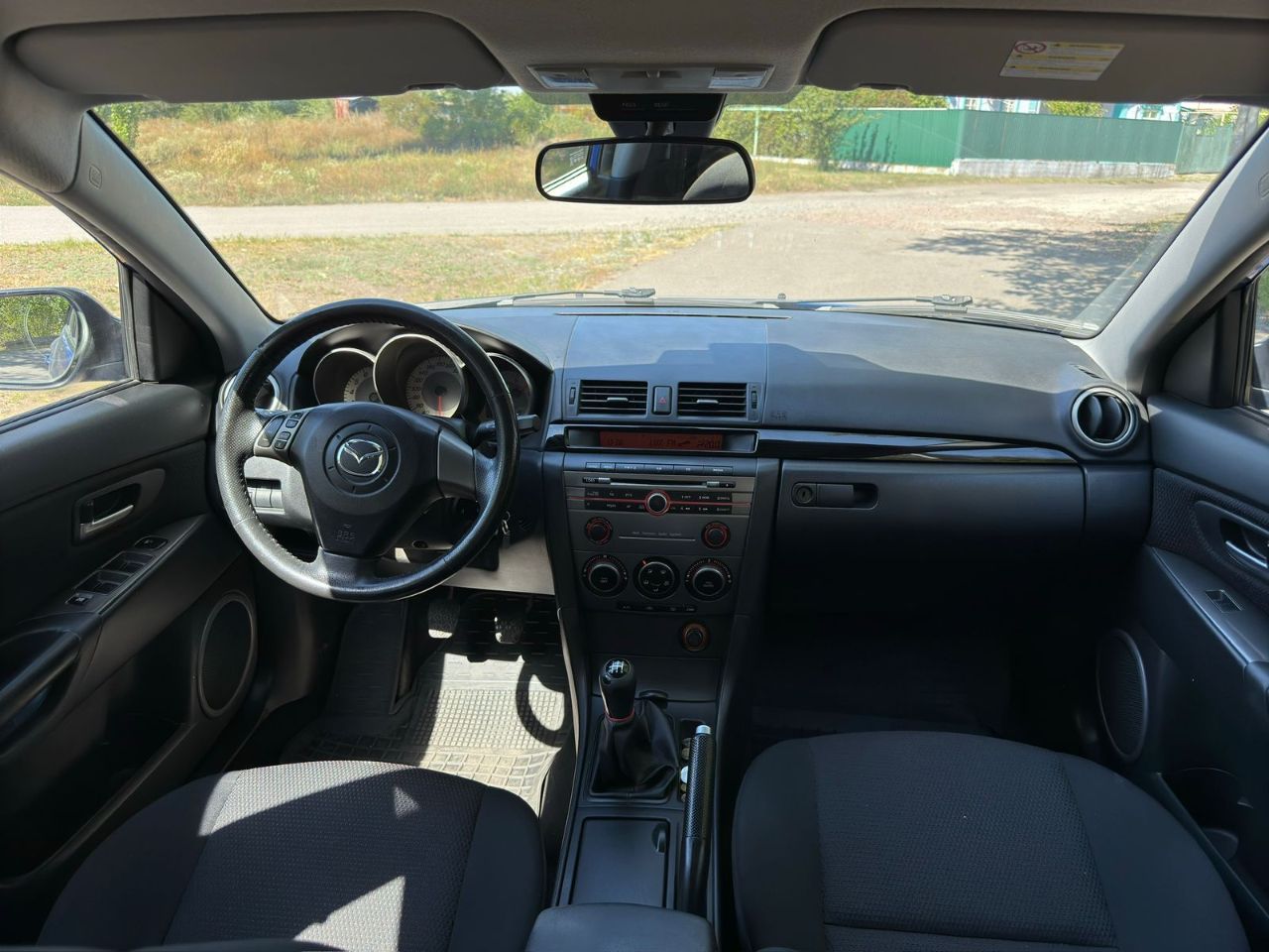 Mazda 3 - фото 12
