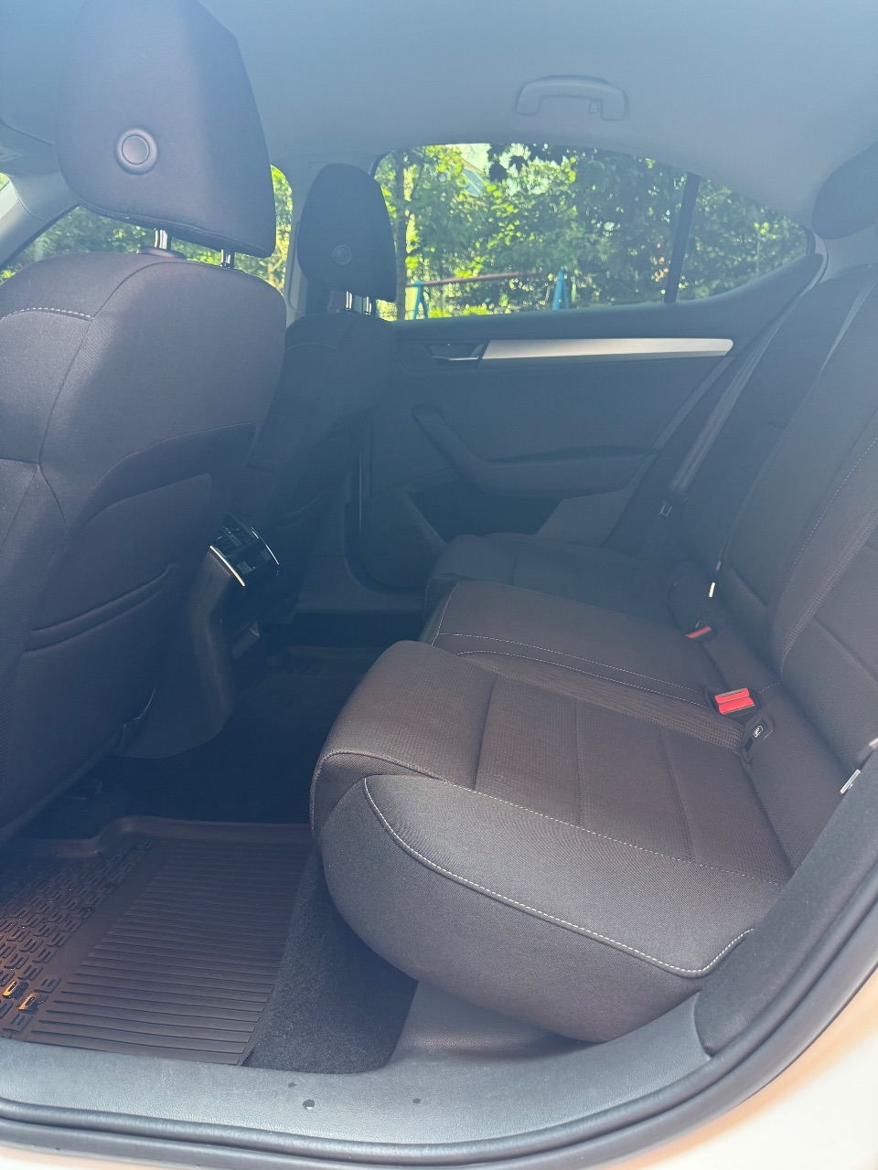 Skoda Superb - фото 15