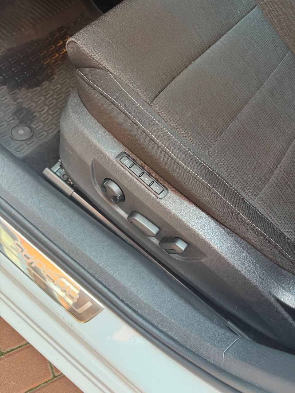 Skoda Superb - фото 29