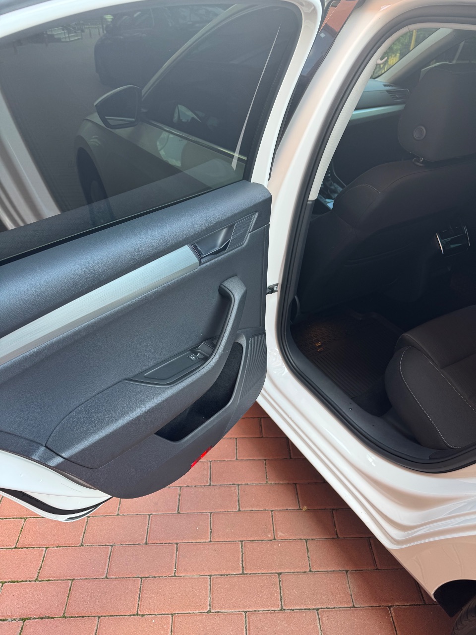 Skoda Superb - фото 14