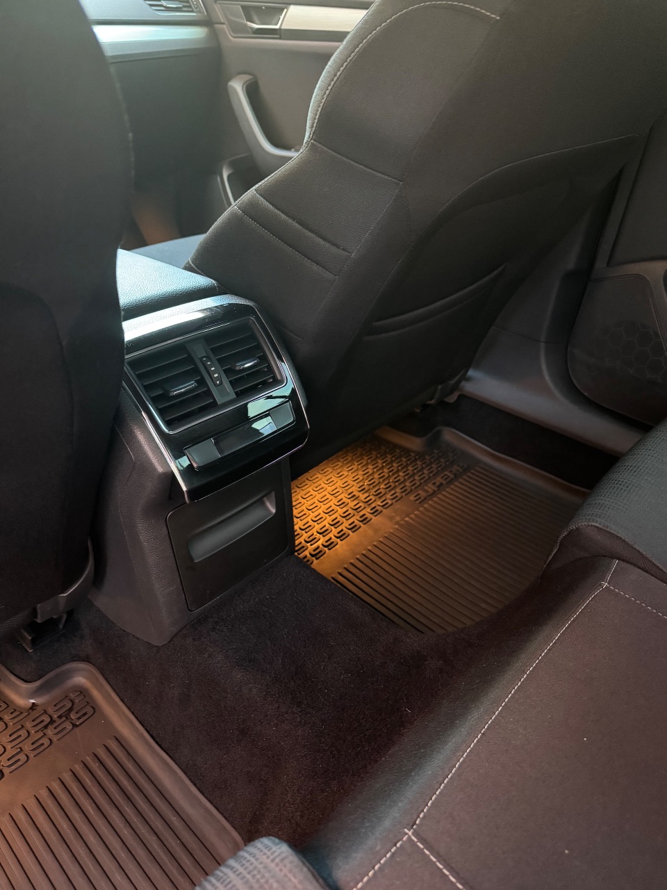 Skoda Superb - фото 18