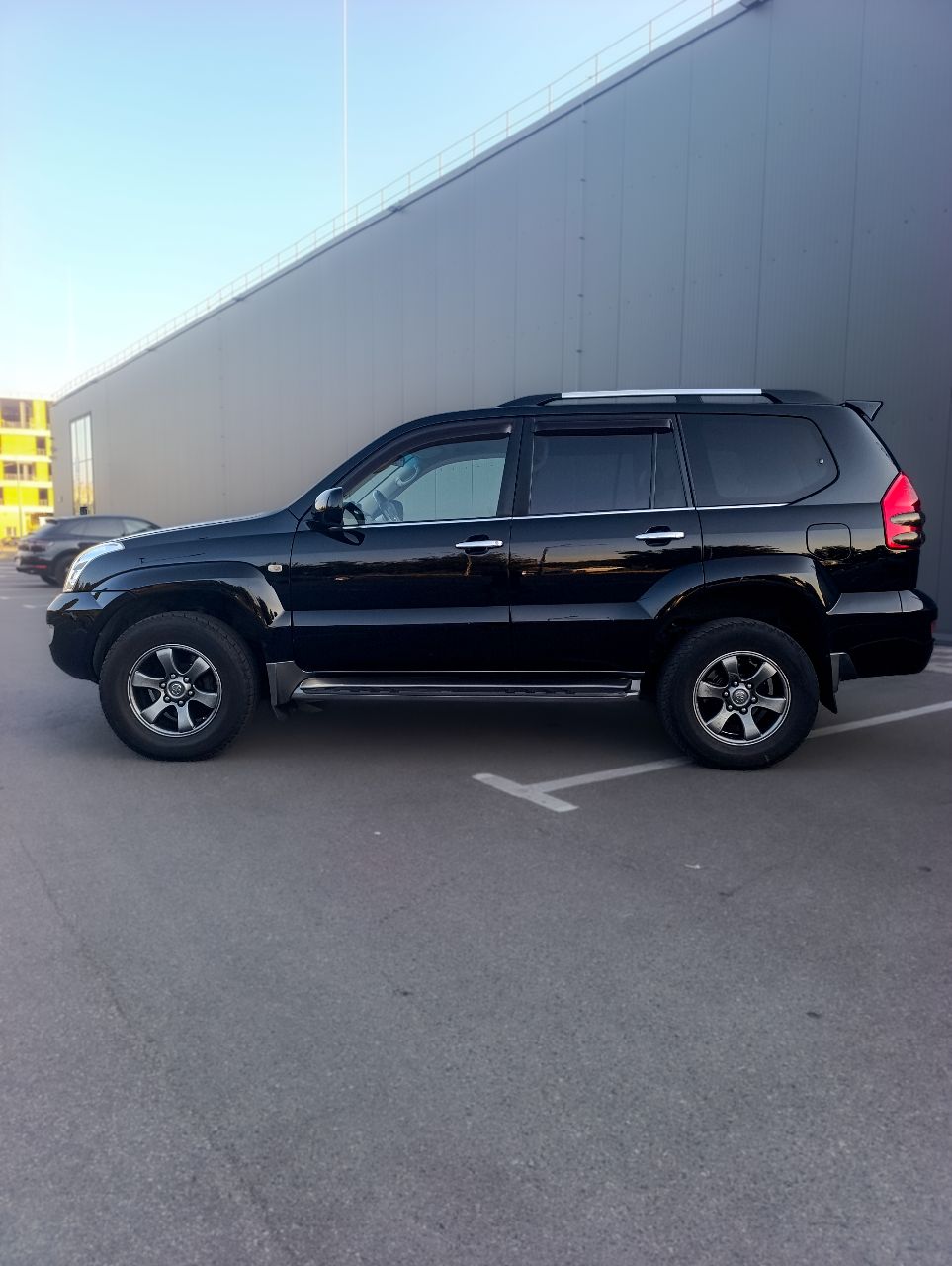 Toyota Land Cruiser - фото 2