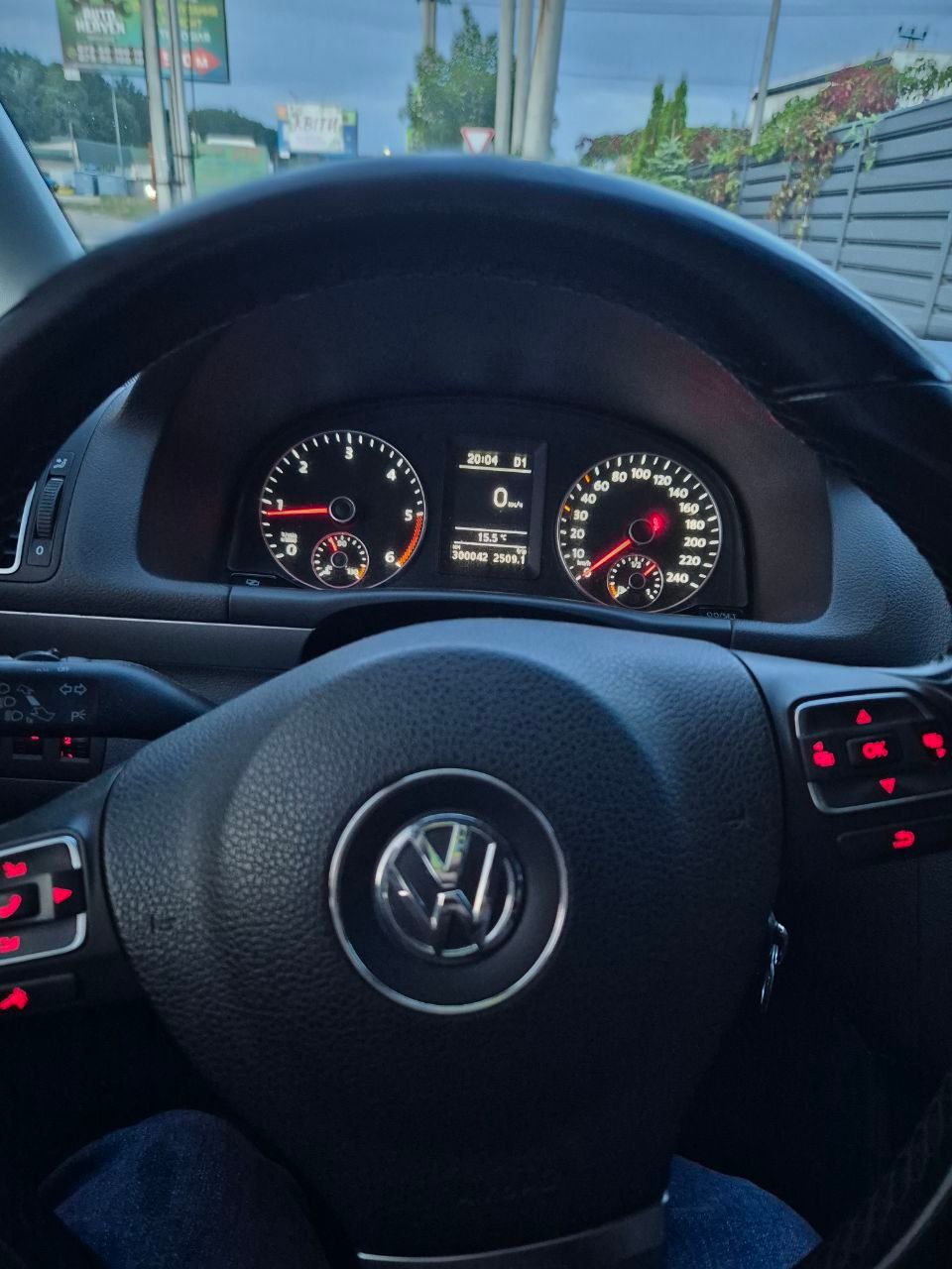 Volkswagen Touran - фото 9