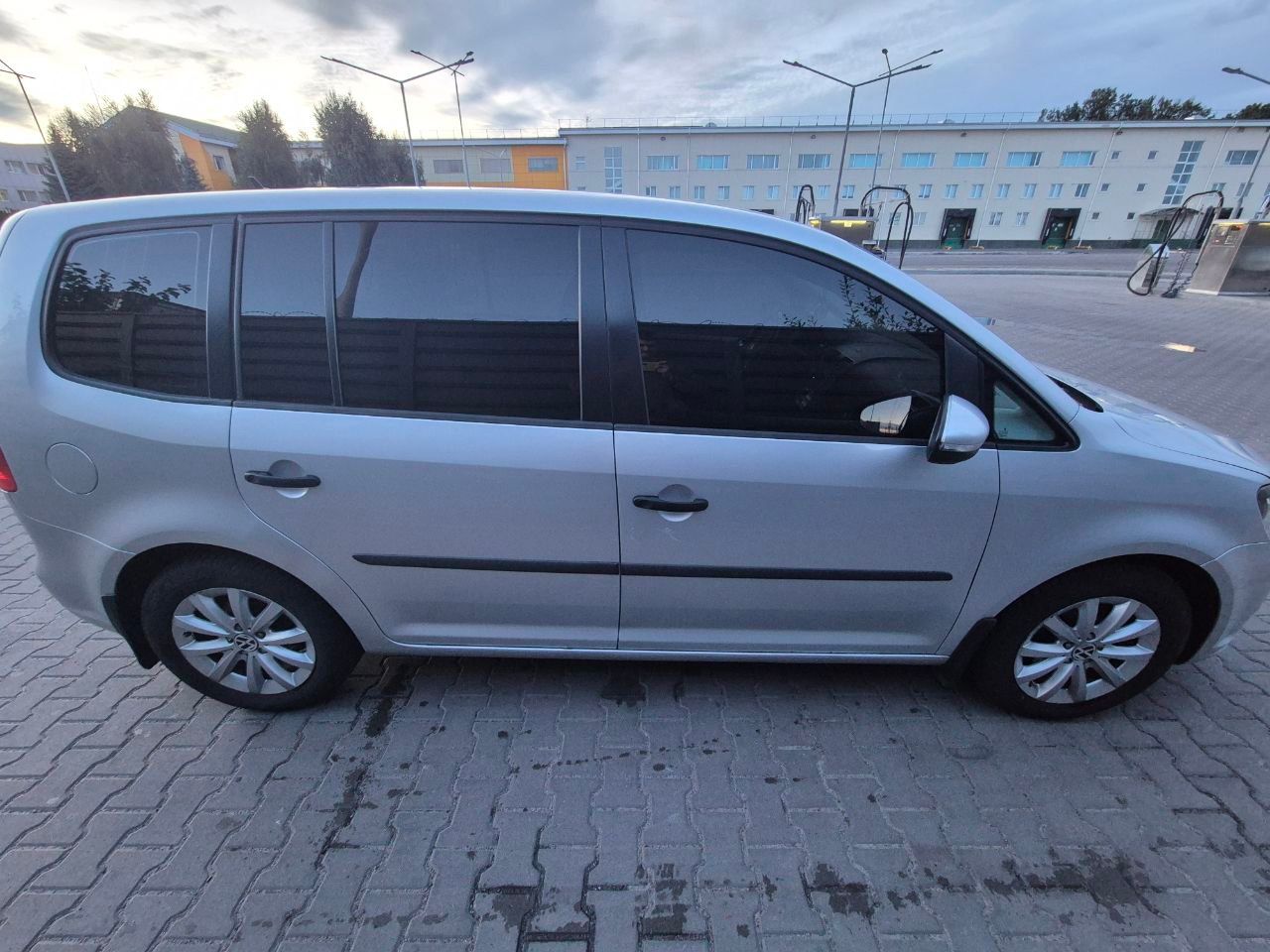 Volkswagen Touran - фото 5