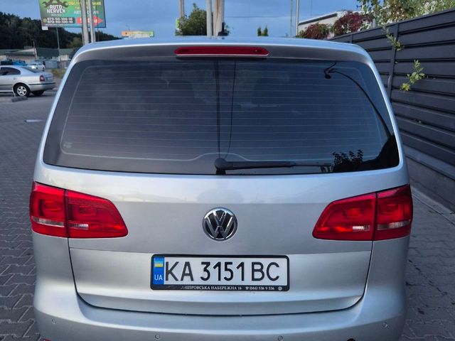 Volkswagen Touran - фото 3