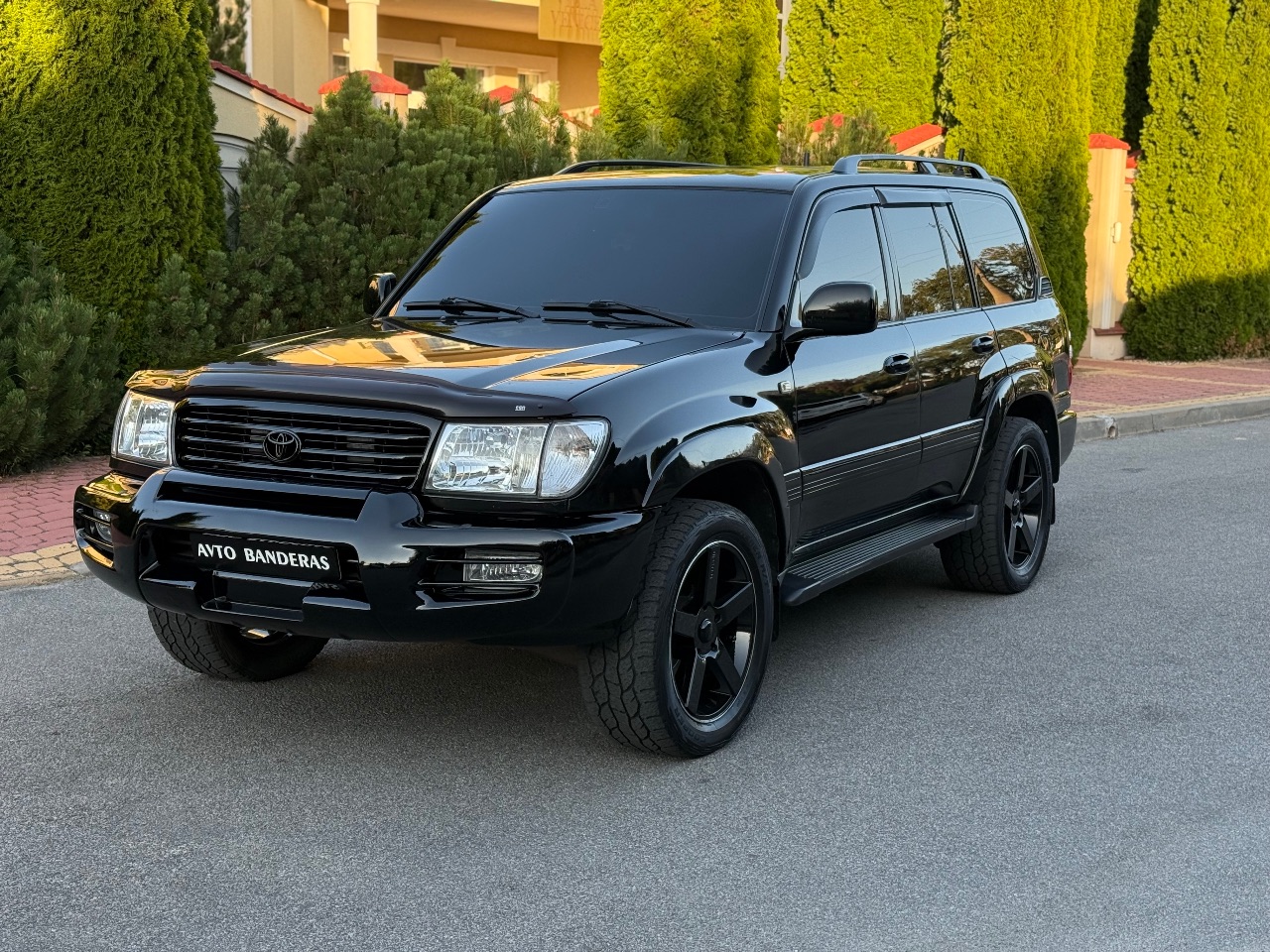 Toyota Land Cruiser - фото 1