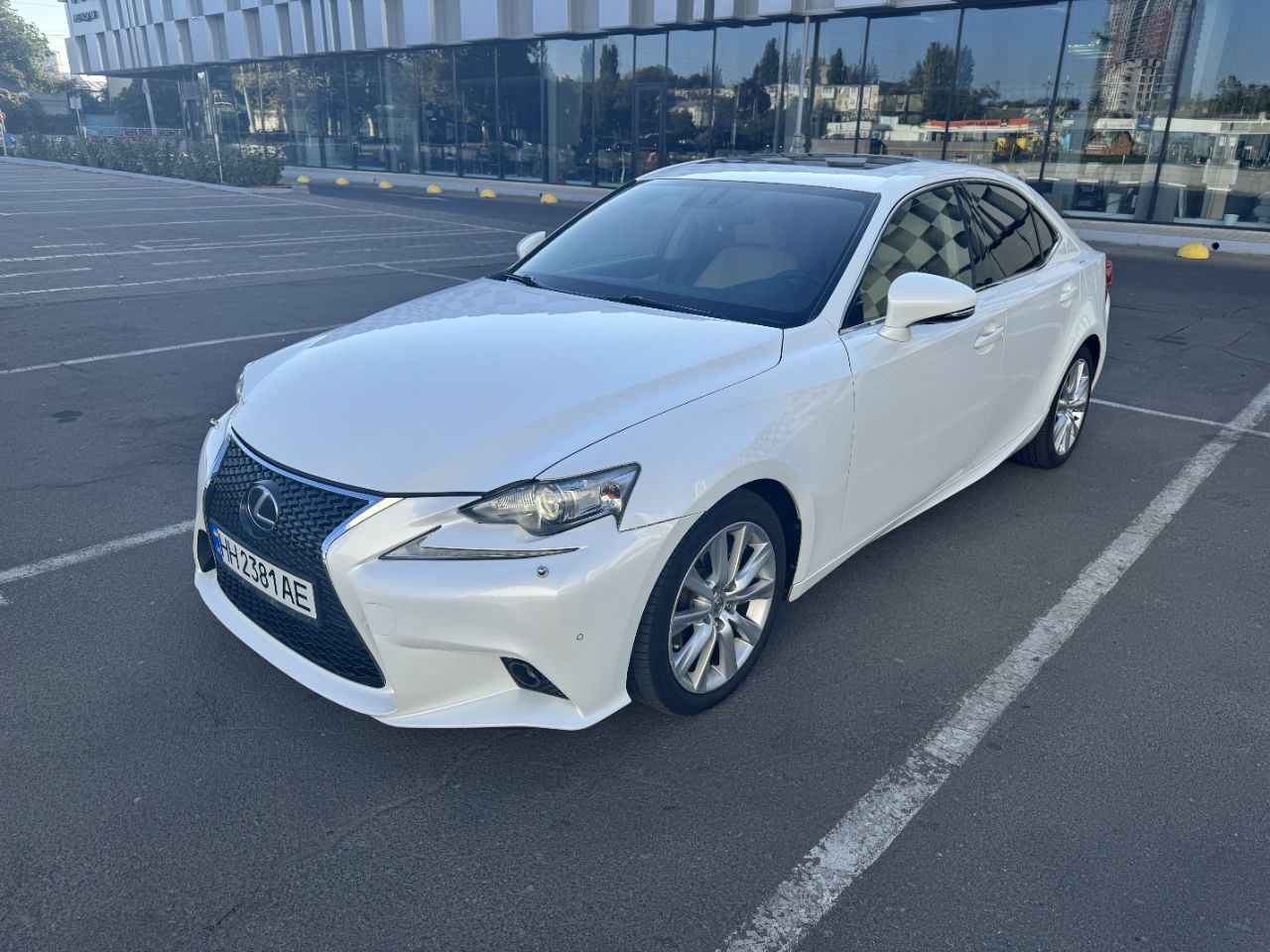 Lexus IS - фото 3