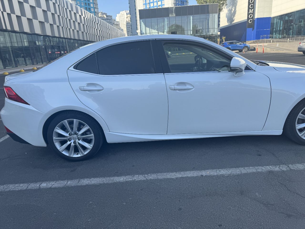 Lexus IS - фото 10