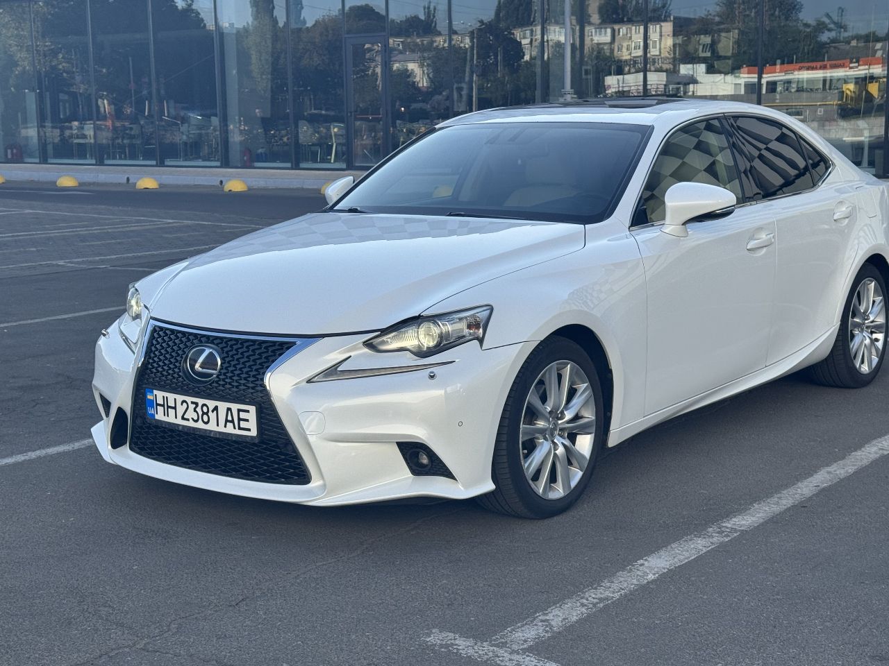 Lexus IS - фото 5