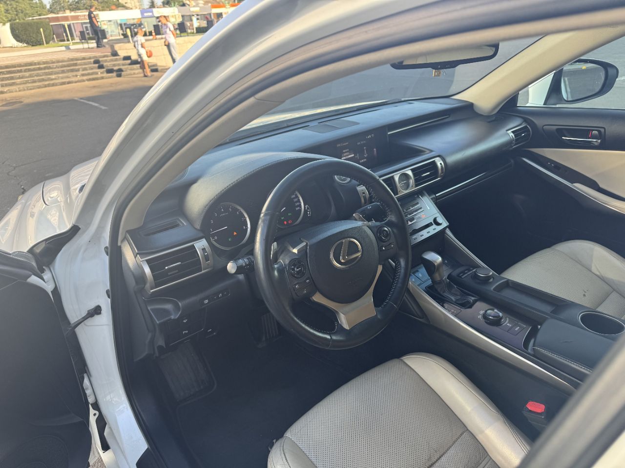 Lexus IS - фото 12