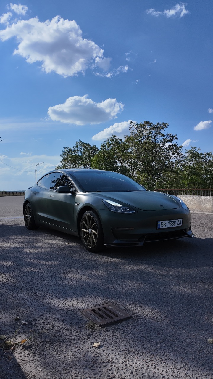 Tesla Model 3 - фото 9