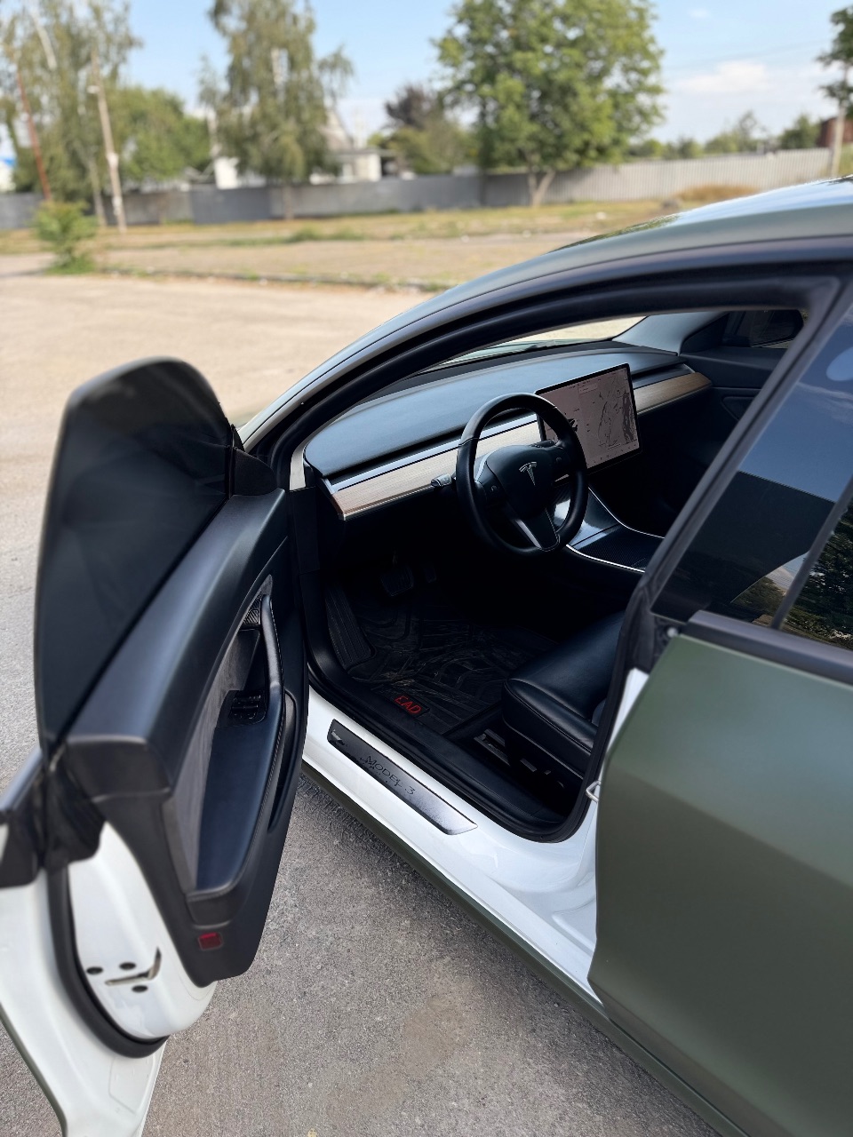 Tesla Model 3 - фото 27