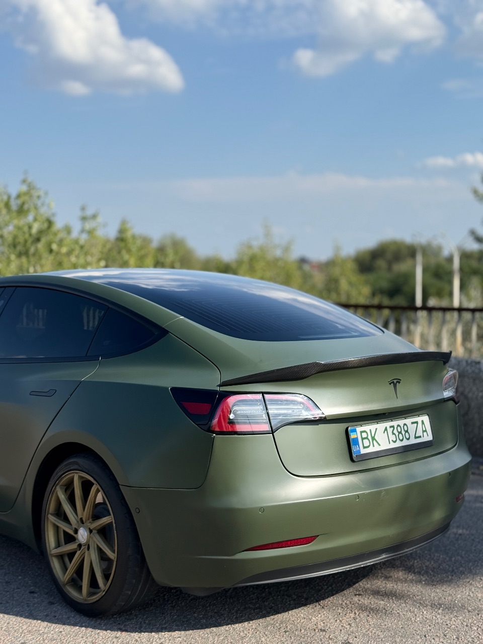 Tesla Model 3 - фото 17