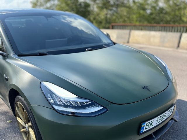 Tesla Model 3 - фото 2