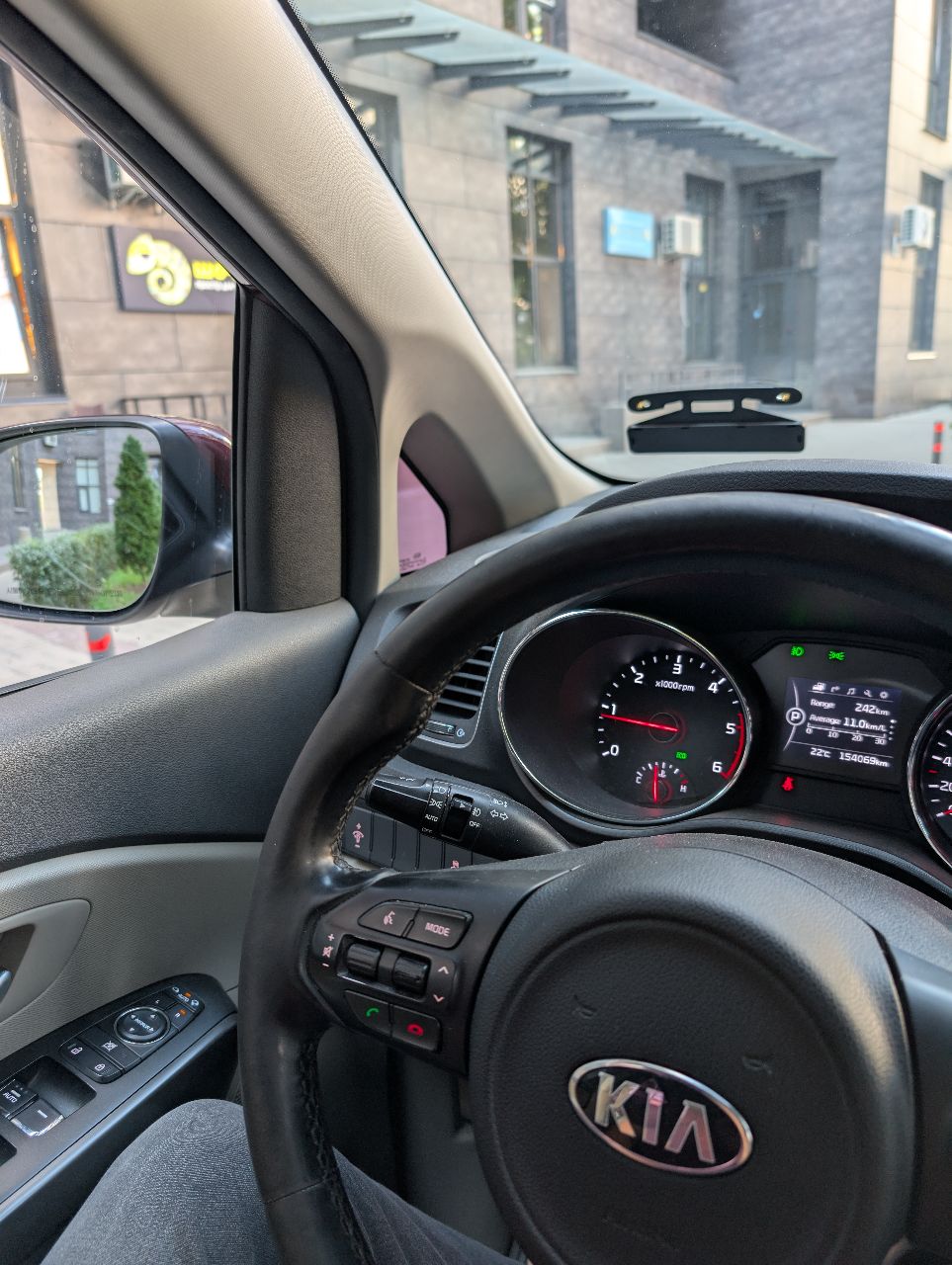 Kia Carnival - фото 22