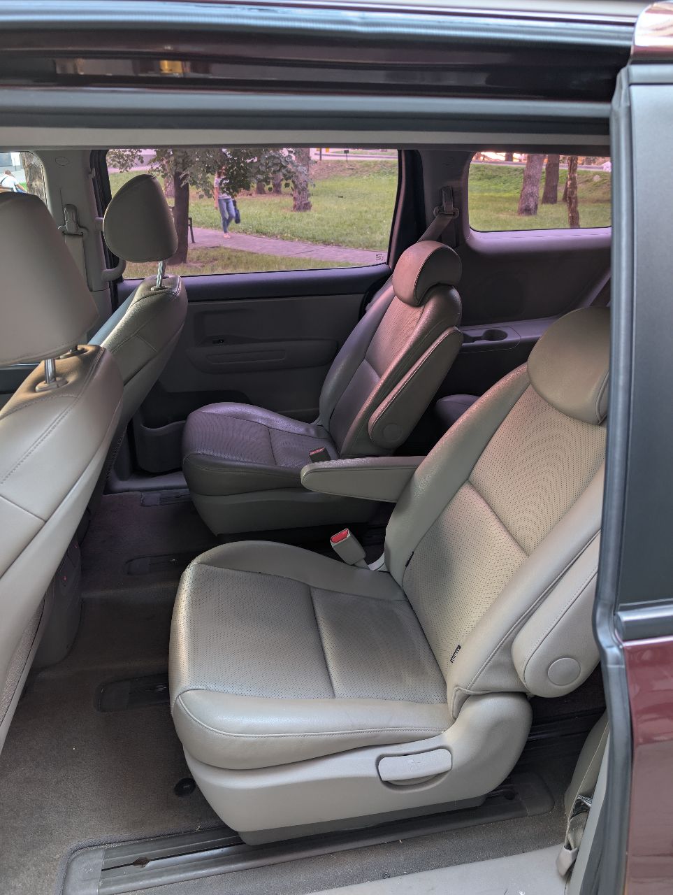 Kia Carnival - фото 21